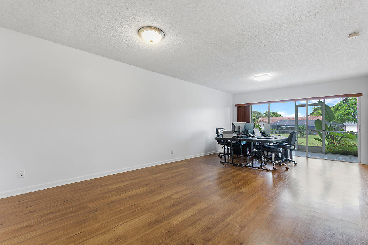420 Northwest 67th Street, Unit K104 Boca Raton, FL 33487 - Photo 8 of 25 Living Room