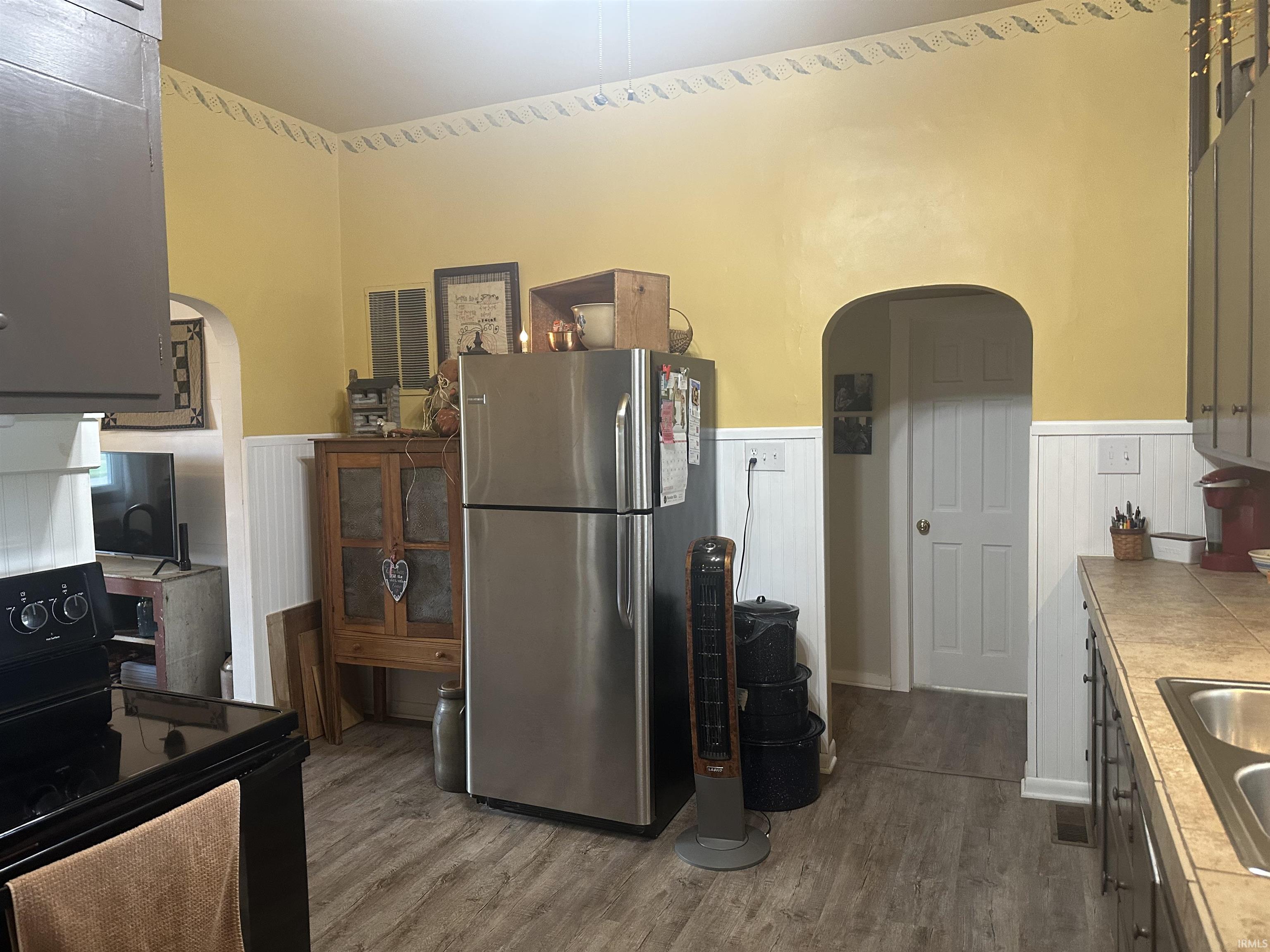 629 R Street Bedford, IN 47421 - Photo 8 of 18