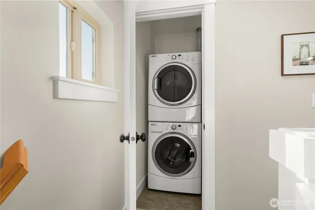 $885,000 | 213 North 39th Street, Unit C, Seattle, WA 98103