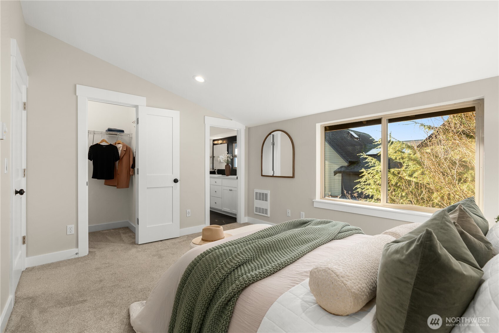 213 North 39th Street, Unit C Seattle, WA 98103 - Photo 17 of 28