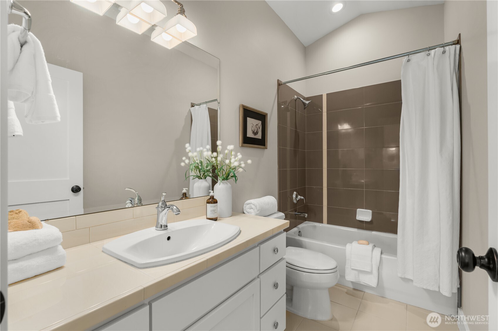 213 North 39th Street, Unit C Seattle, WA 98103 - Photo 21 of 28