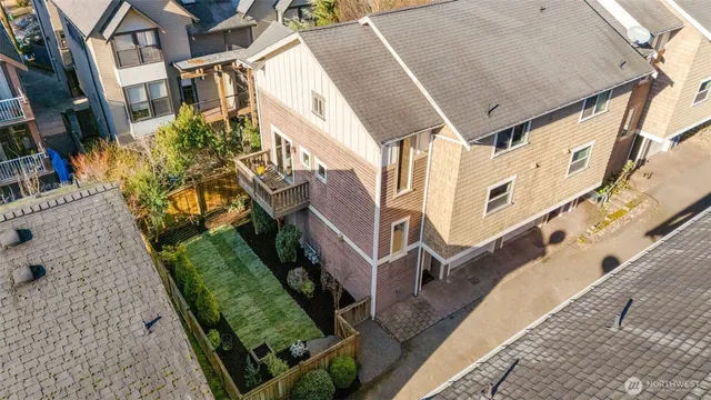 $885,000 | 213 North 39th Street, Unit C, Seattle, WA 98103