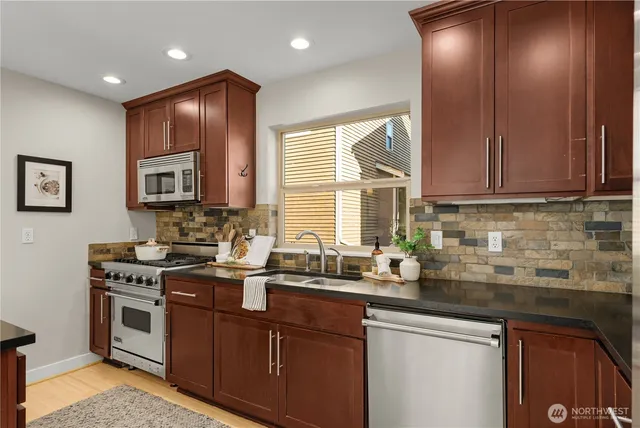 $885,000 | 213 North 39th Street, Unit C, Seattle, WA 98103