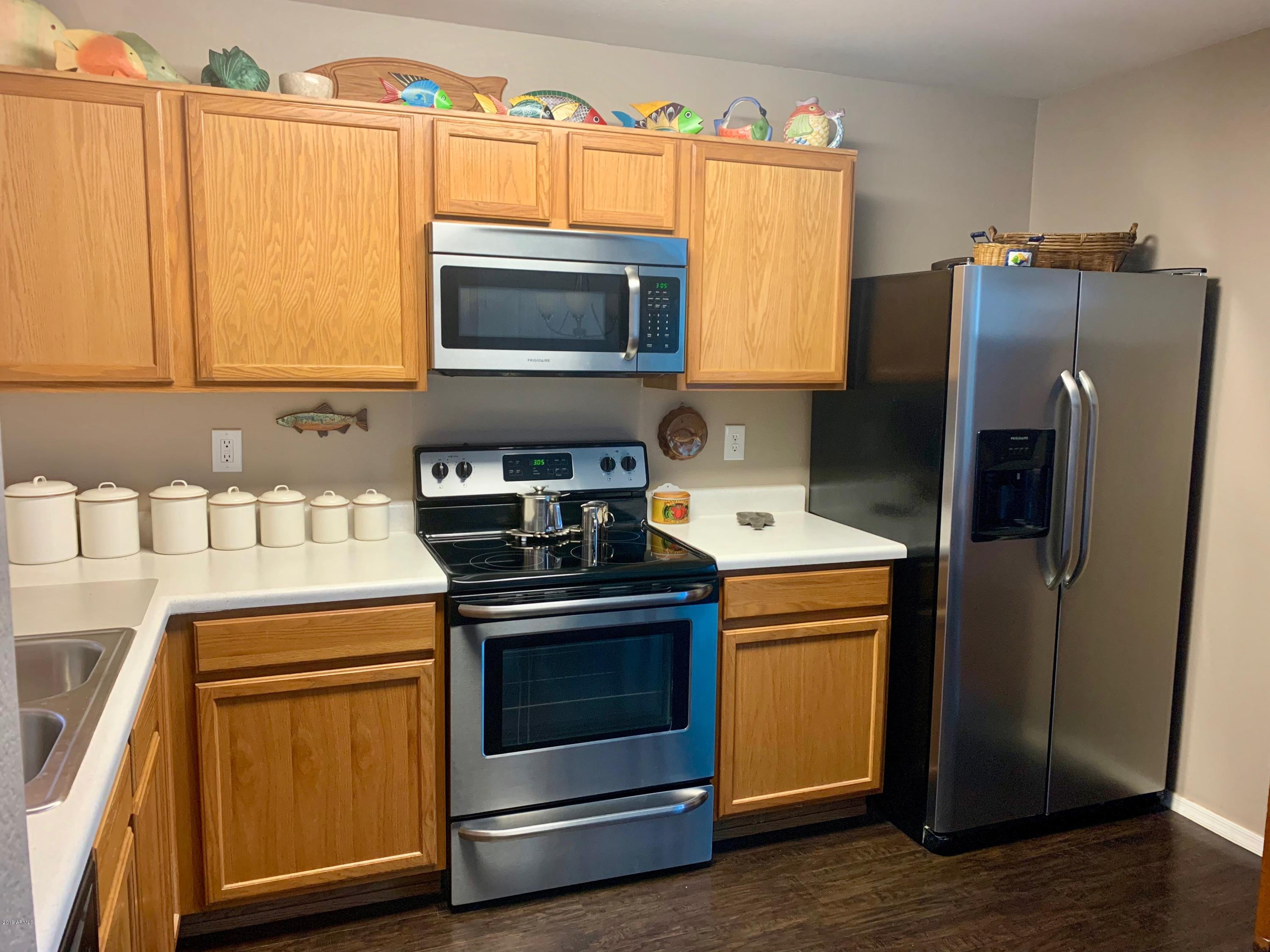 2515 West Romley Road Phoenix, AZ 85041 - Photo 3 of 20 Kitchen