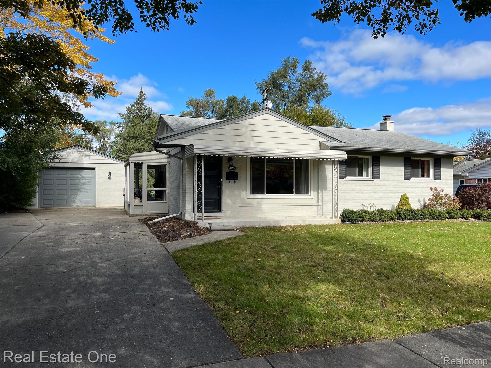 425 Hill Street Rochester, MI 48307 - Photo 2 of 21 Gallery Image 2