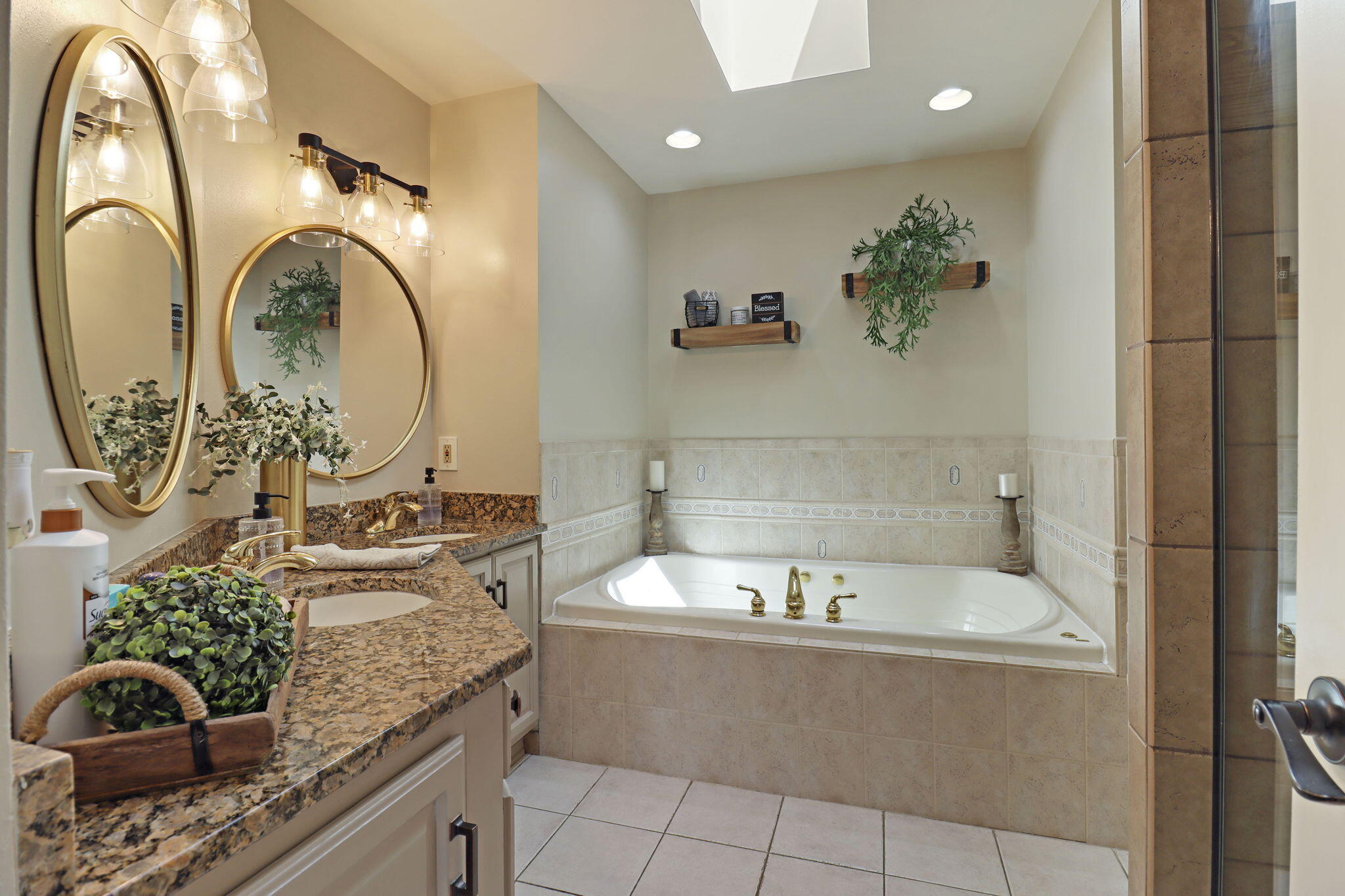 4366 86th Street Pleasant Prairie, WI 53142 - Photo 24 of 49 Primary Bathroom