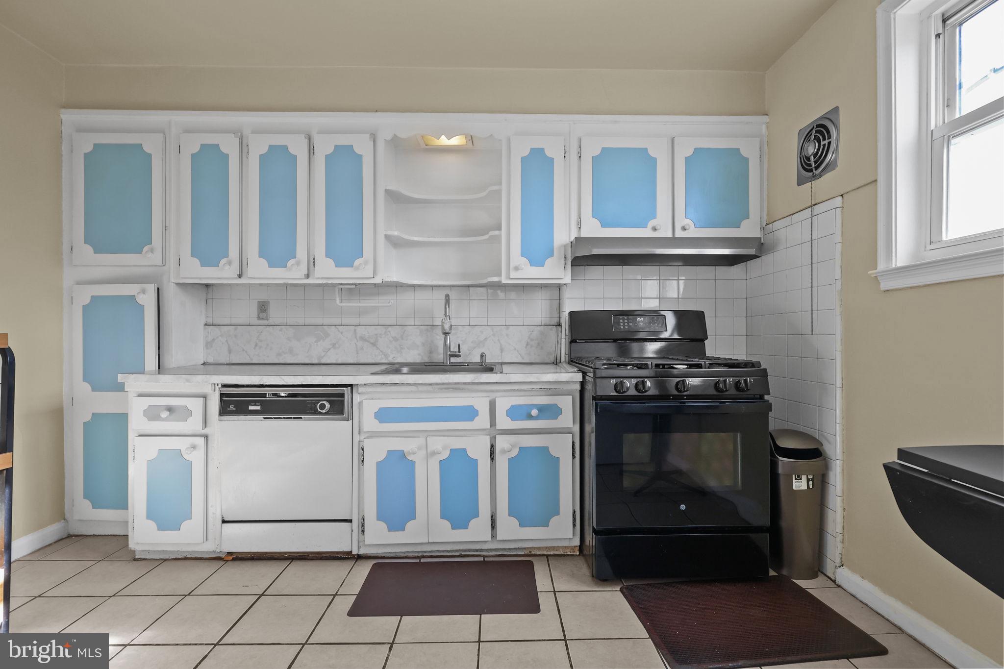 1530 Hellerman Street Philadelphia, PA 19149 - Photo 15 of 33