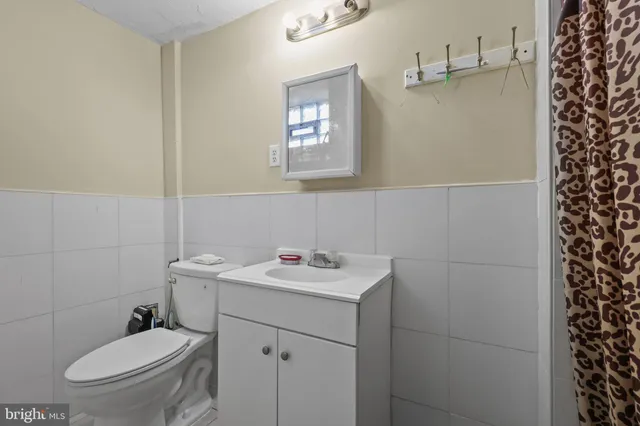a view of a hallway with closet