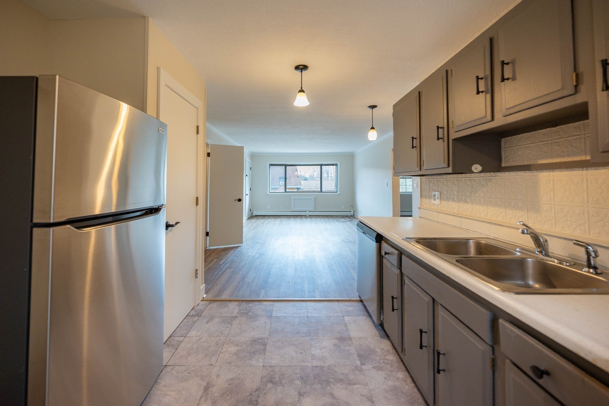 549 Russell Road, Unit 12D Westfield, MA 01085 - Photo 3 of 16 Gallery Image 3