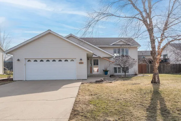 $320,000 | 220 Cole Court, Mankato, MN 56001