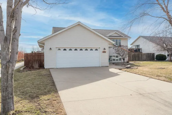 $320,000 | 220 Cole Court, Mankato, MN 56001