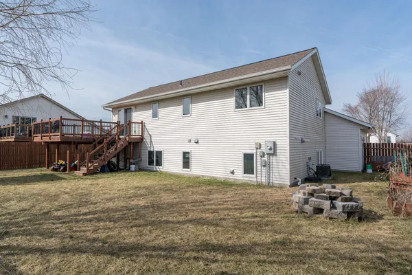 $314,900 | 220 Cole Court, Mankato, MN 56001