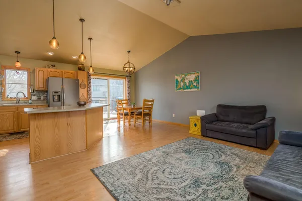 $314,900 | 220 Cole Court, Mankato, MN 56001