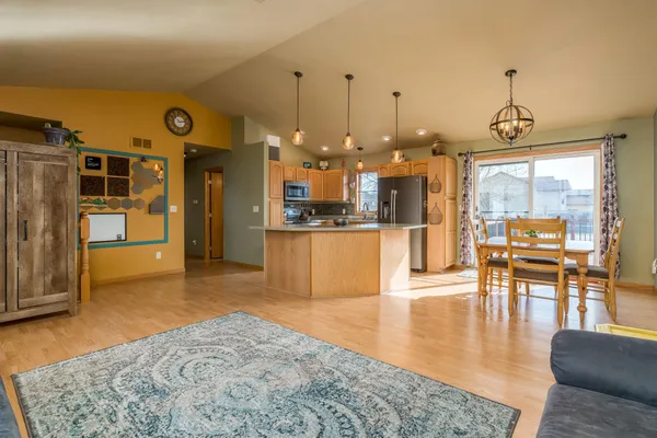 $320,000 | 220 Cole Court, Mankato, MN 56001