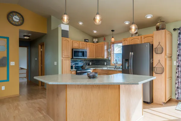 $314,900 | 220 Cole Court, Mankato, MN 56001