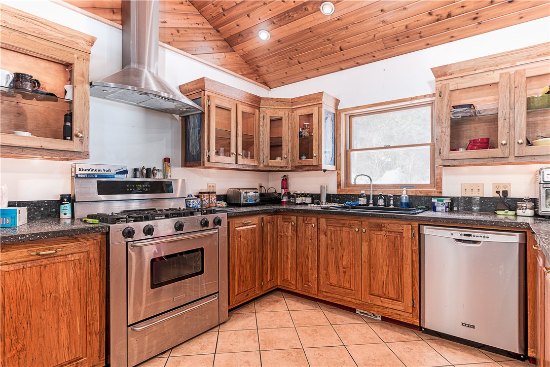 2 Thatt Way Hopkinton, RI 02804 - Photo 17 of 39