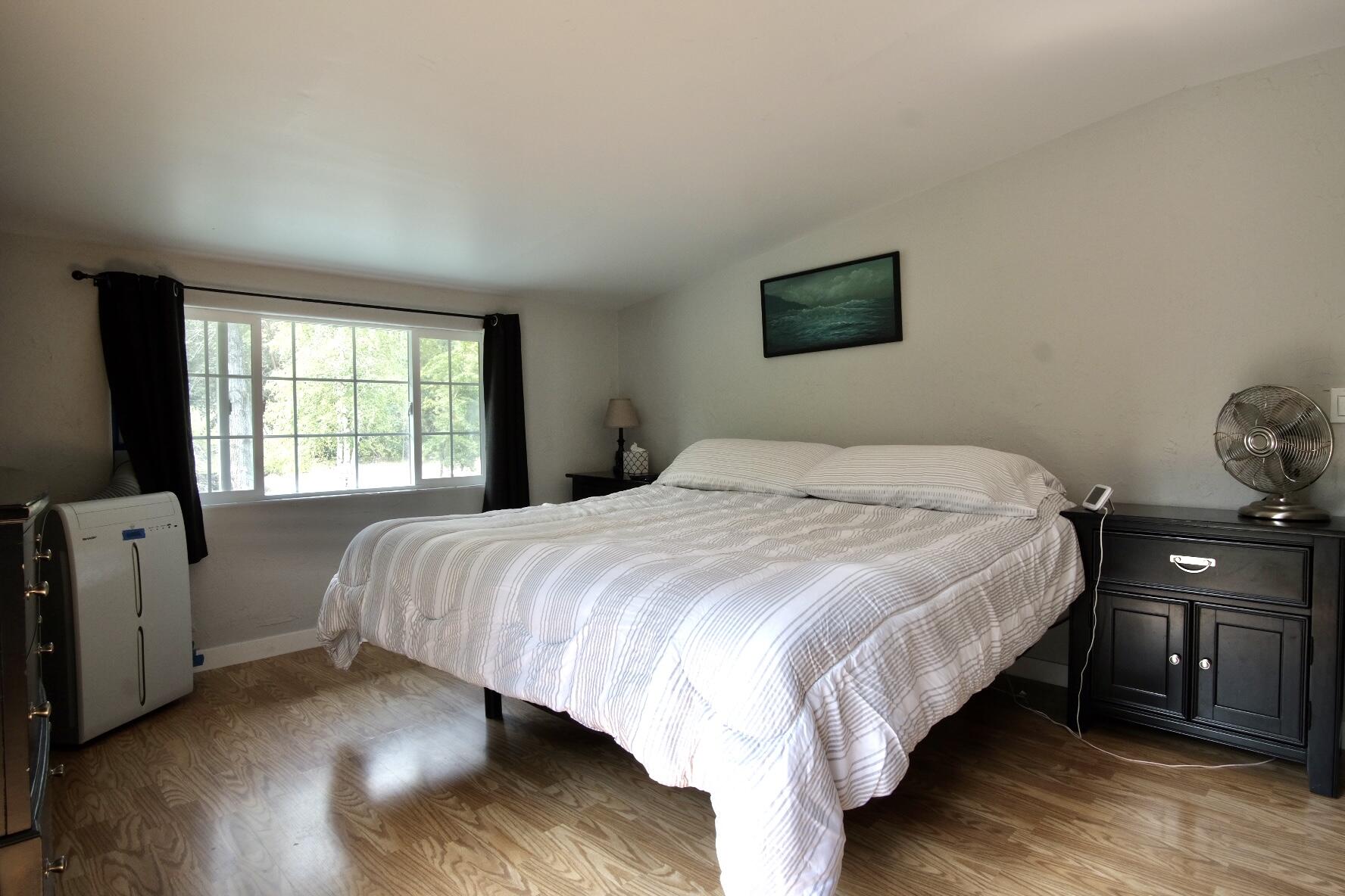 360 Stephen Way Williams, OR 97544 - Photo 17 of 22 main bedroom