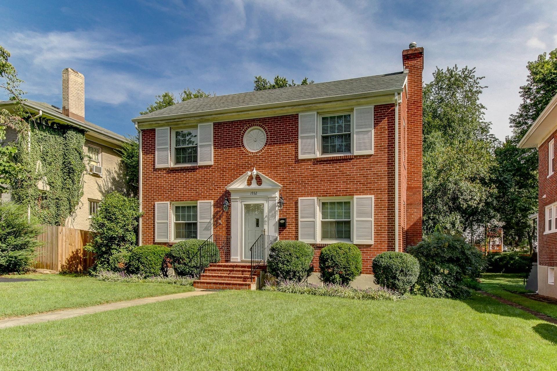 1932 Avon Road Southwest Roanoke, VA 24015 - Photo 1 of 38 Front
