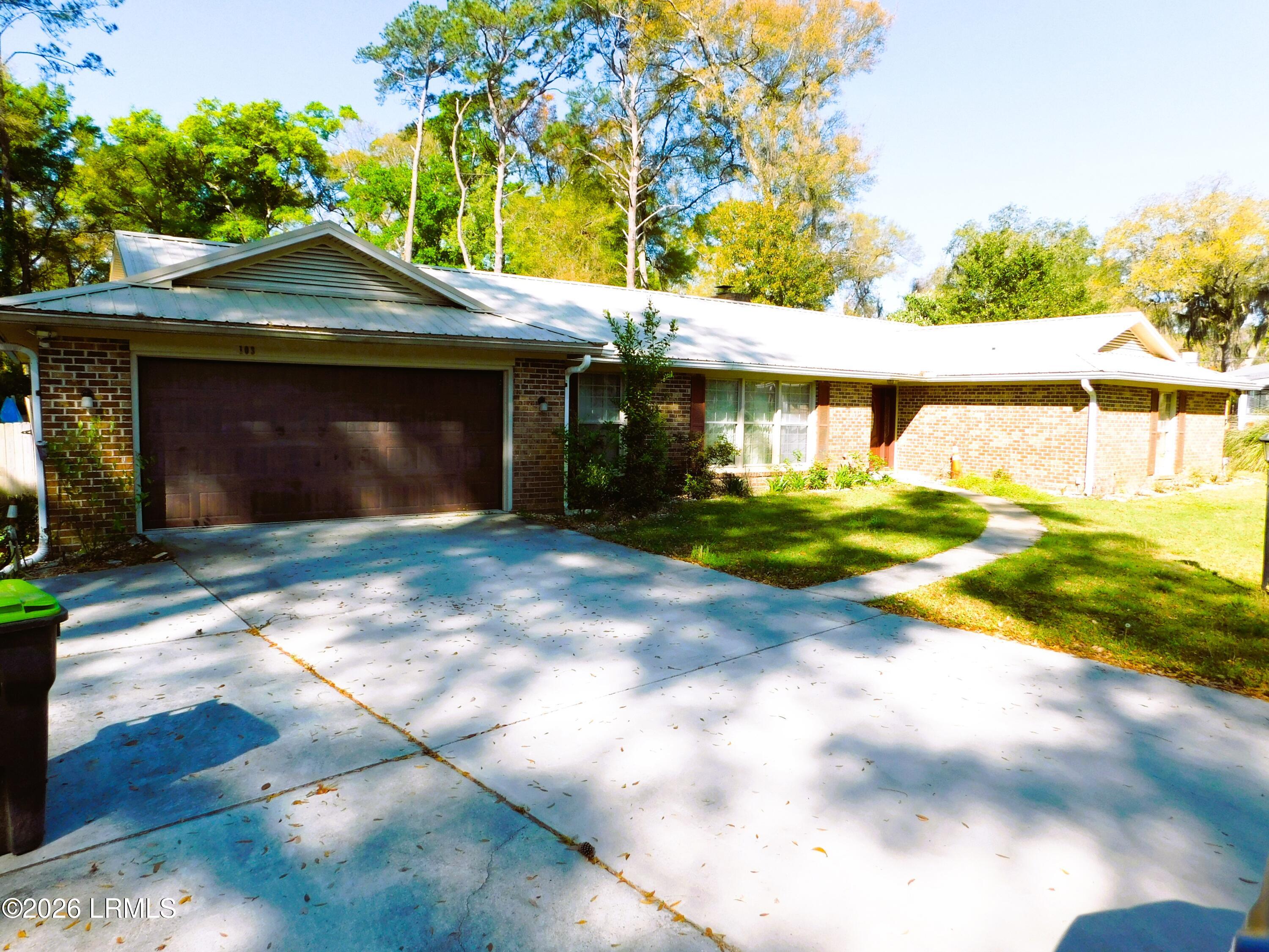 103 Stuart Town Road Beaufort, SC 29902 - Photo 15 of 38 15 - Front of Home
