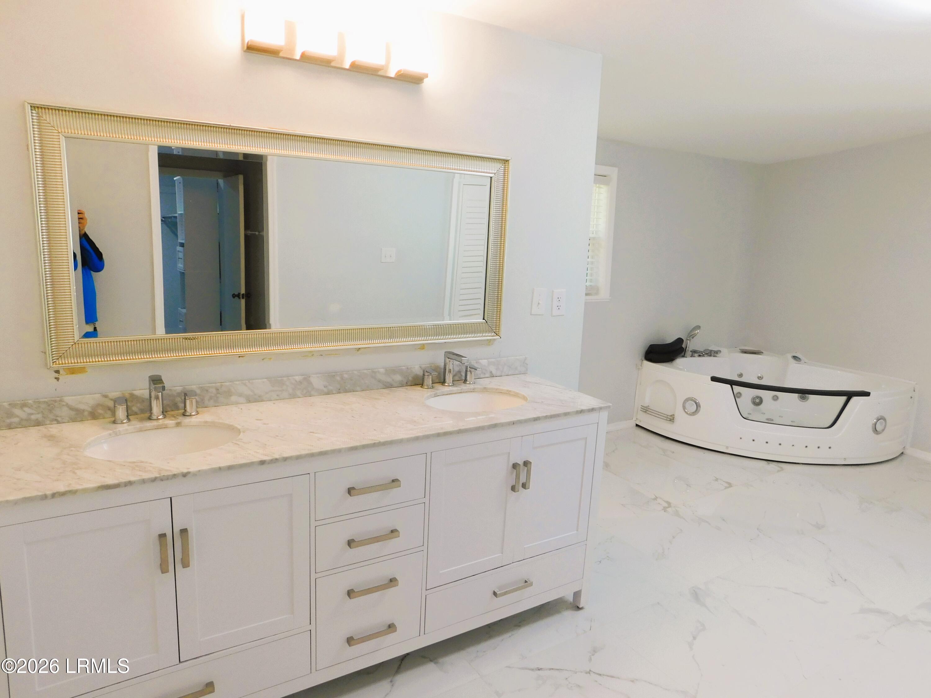 103 Stuart Town Road Beaufort, SC 29902 - Photo 18 of 38 17 - Master Bath