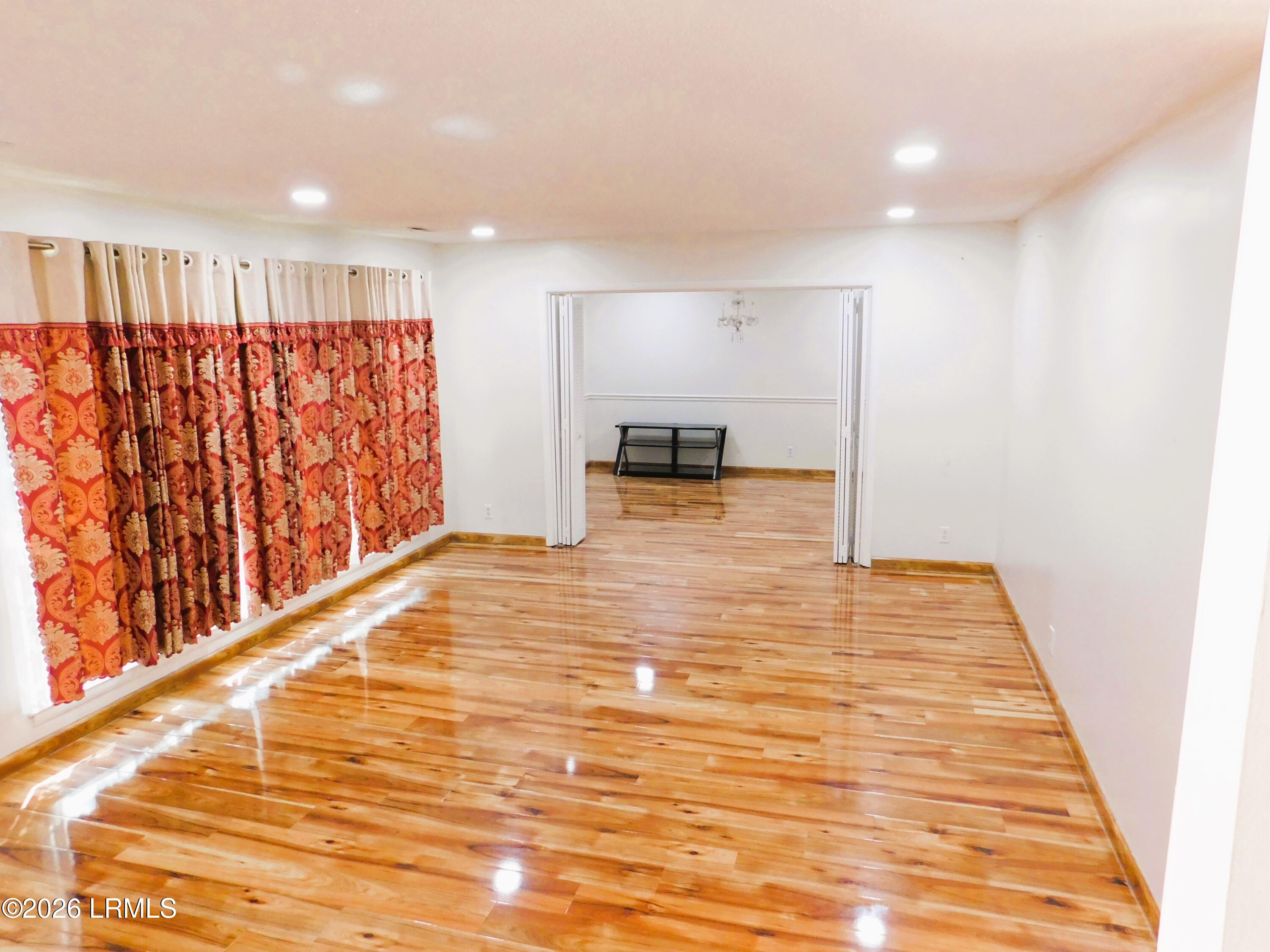 103 Stuart Town Road Beaufort, SC 29902 - Photo 2 of 38 02 - Living Room