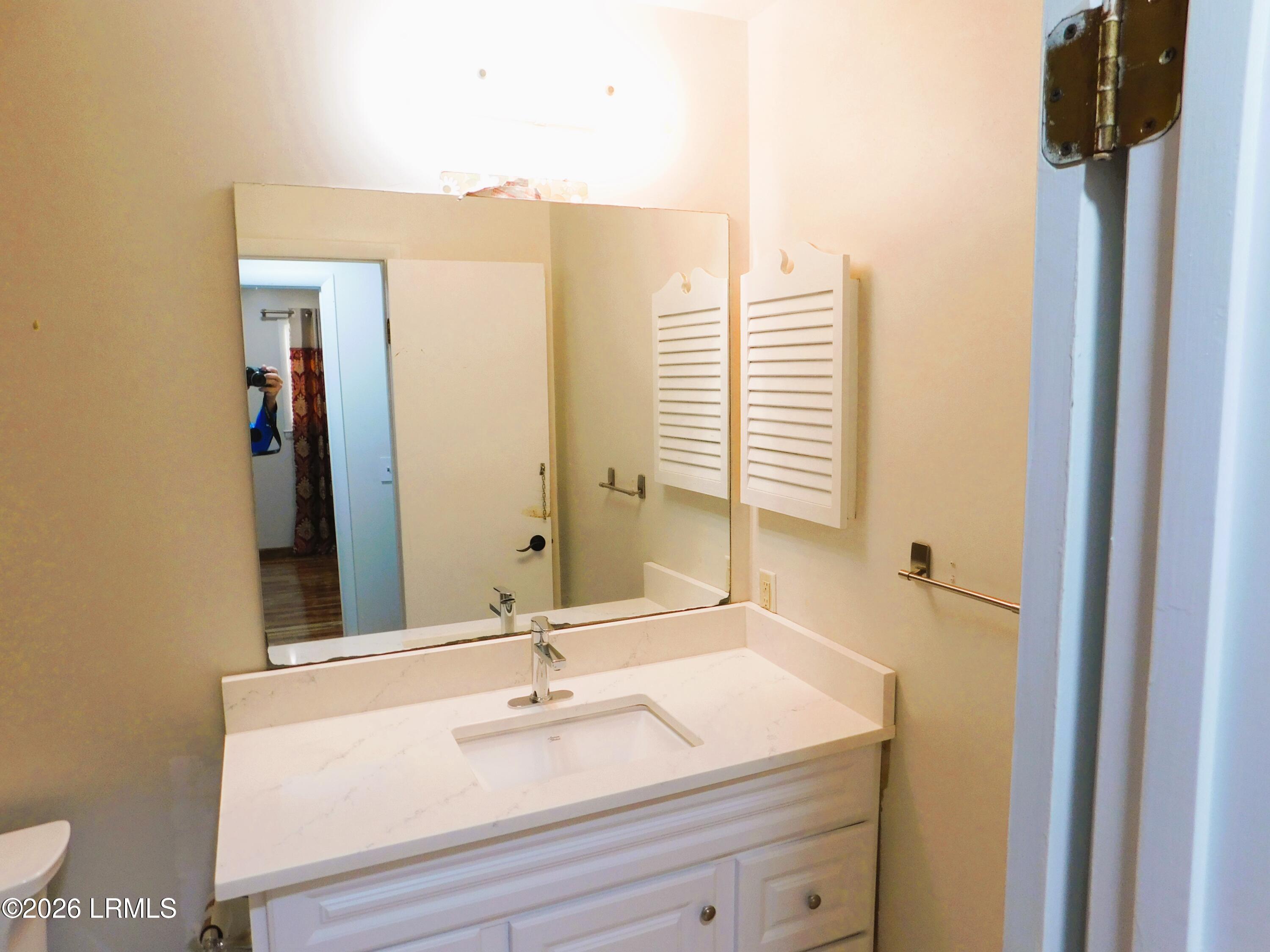 103 Stuart Town Road Beaufort, SC 29902 - Photo 27 of 38 26 - Bath 2