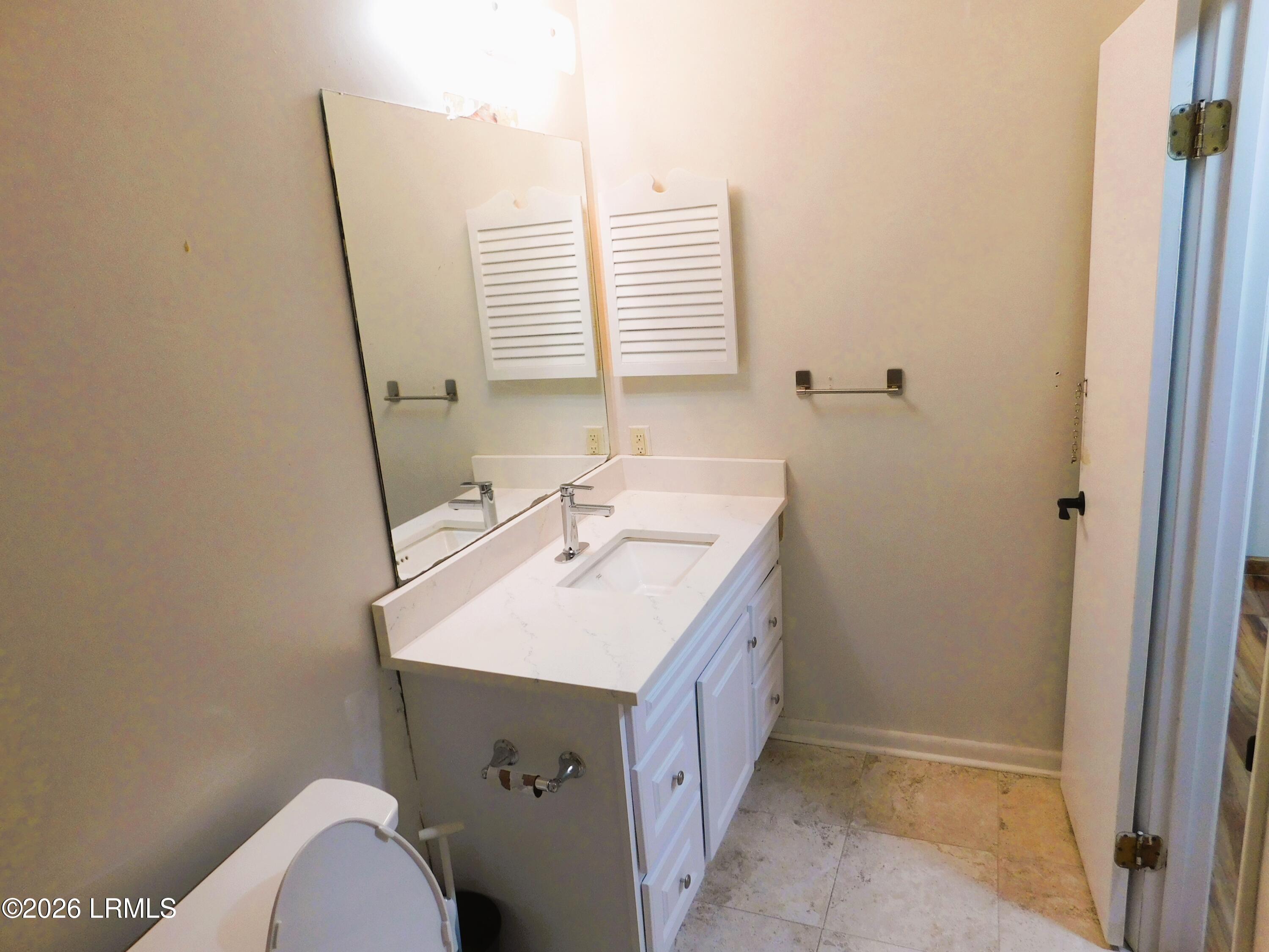 103 Stuart Town Road Beaufort, SC 29902 - Photo 29 of 38 30 - Bath 2