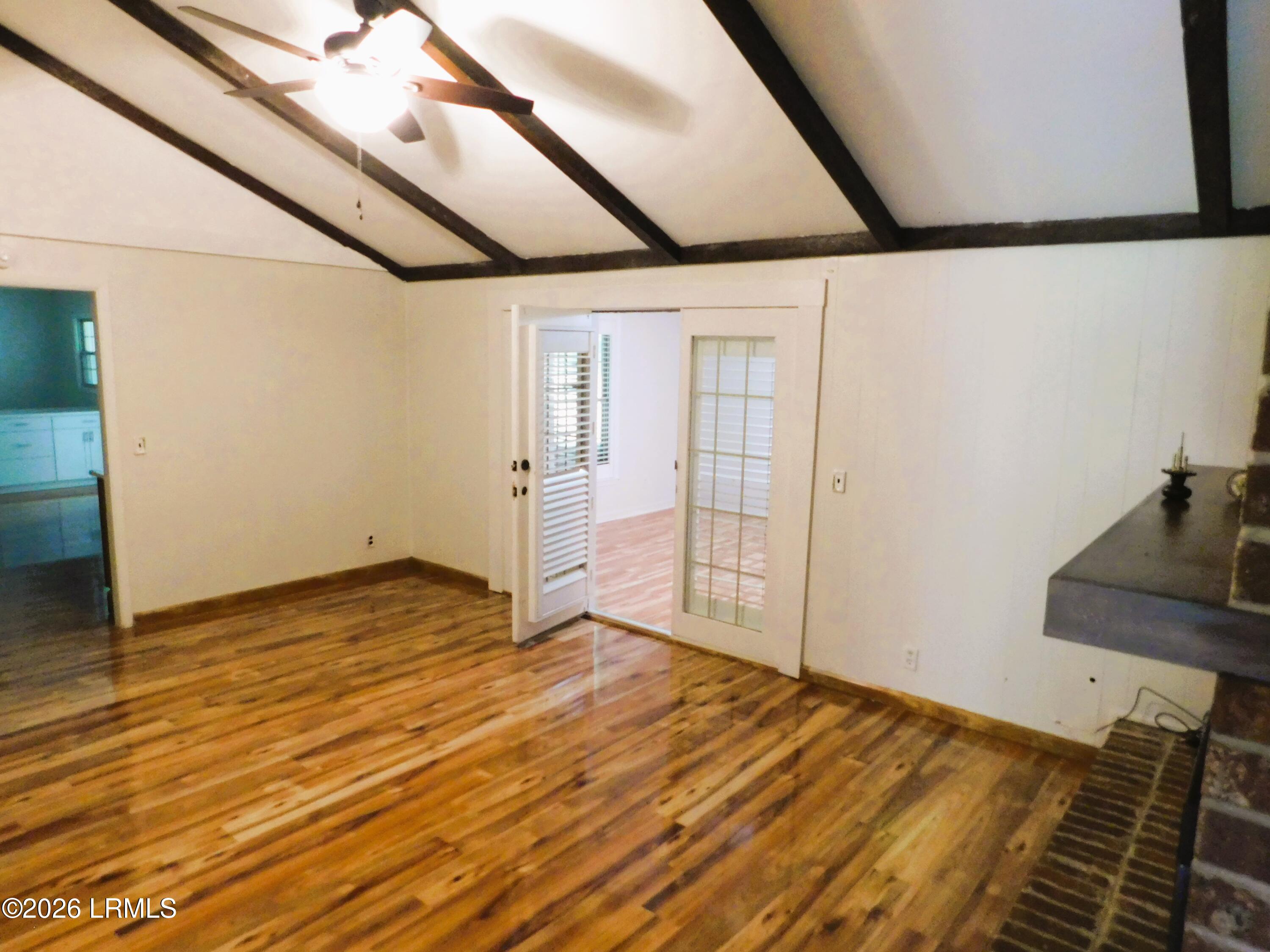 103 Stuart Town Road Beaufort, SC 29902 - Photo 7 of 44 6a - Family Room & Bedroom 4