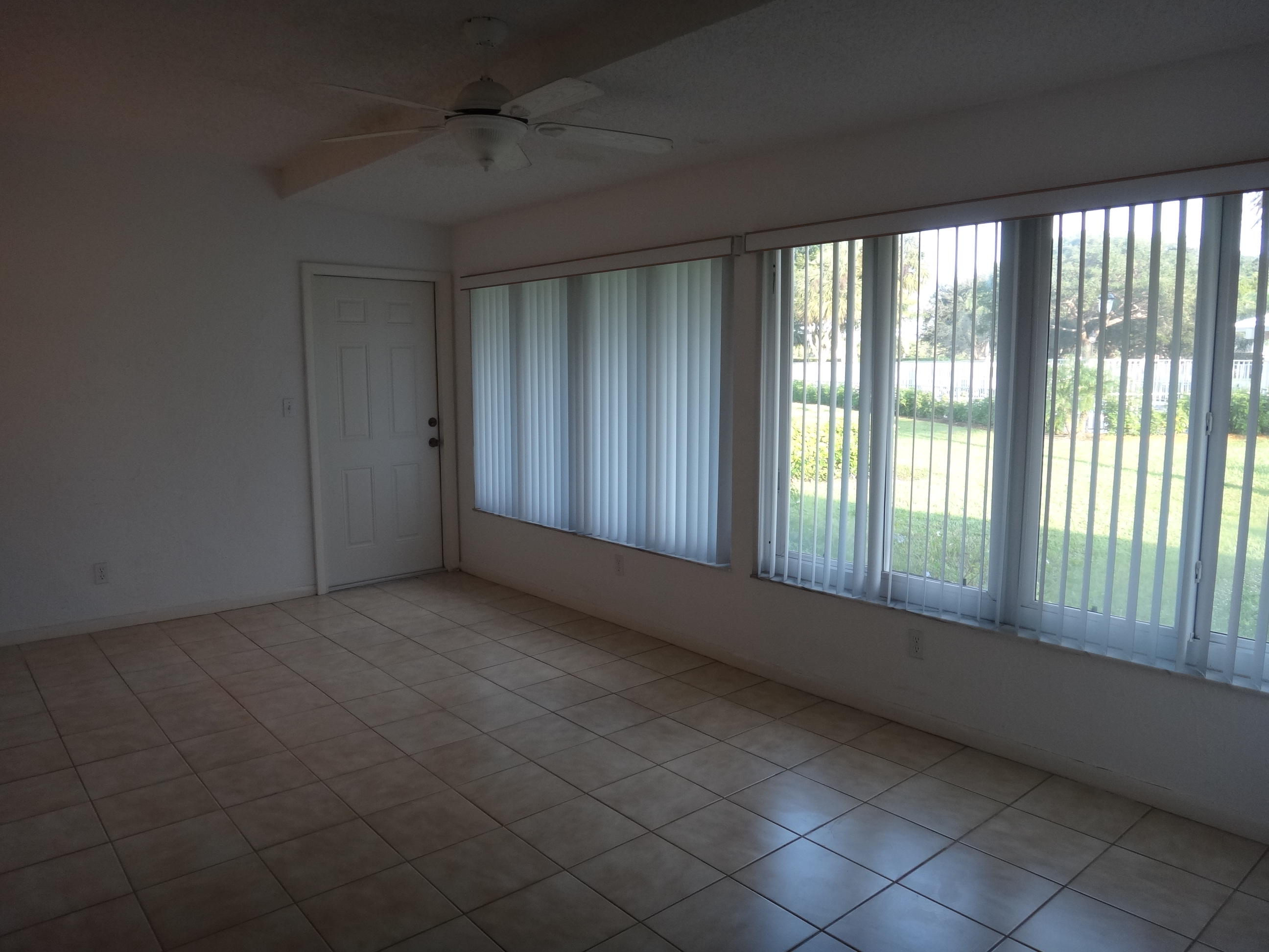 5651 Pinecrest Circle Boca Raton, FL 33433 - Photo 8 of 21 DSC08365