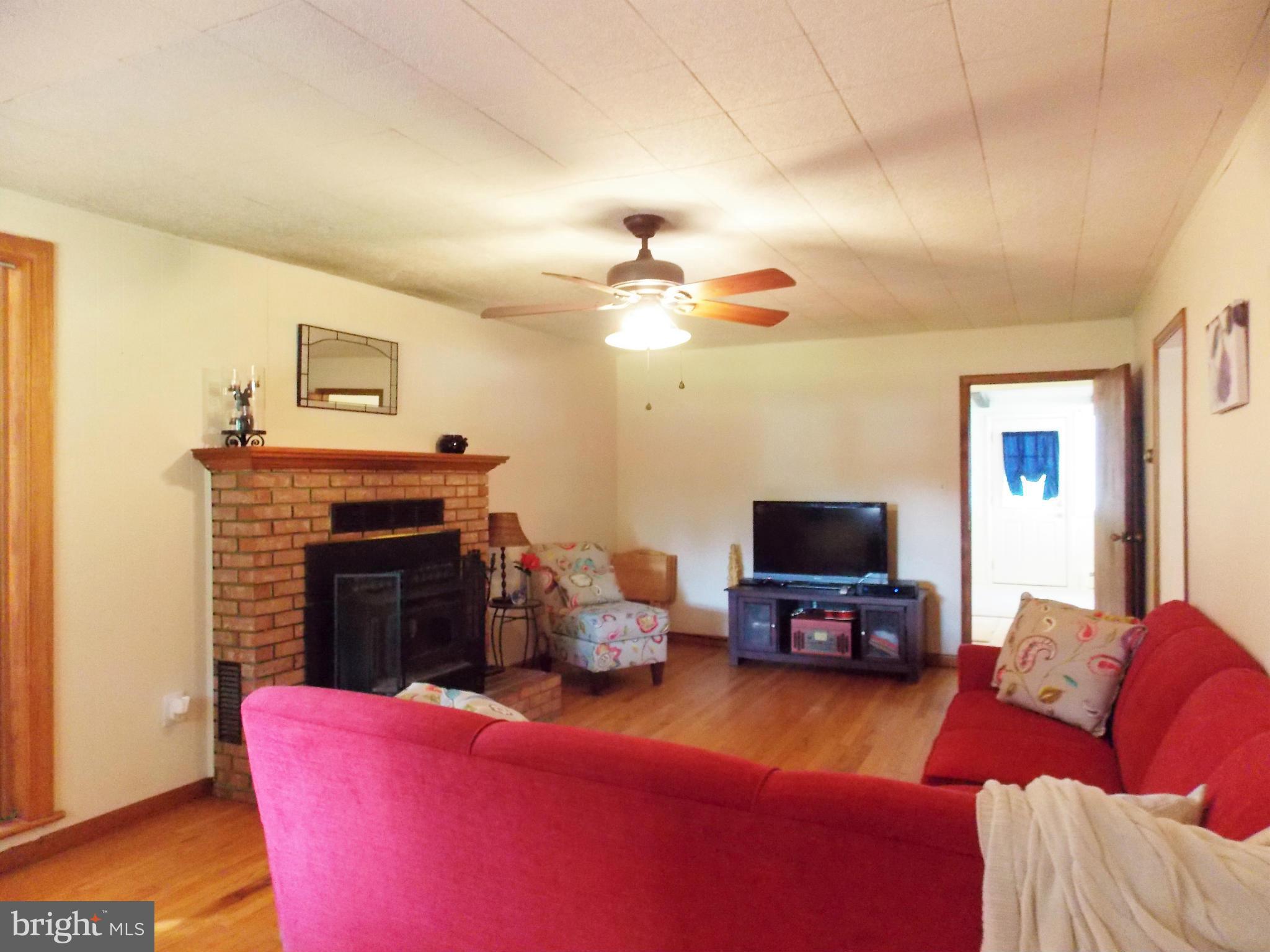 16515 Ridge Road King George, VA 22485 - Photo 3 of 25 Living Room