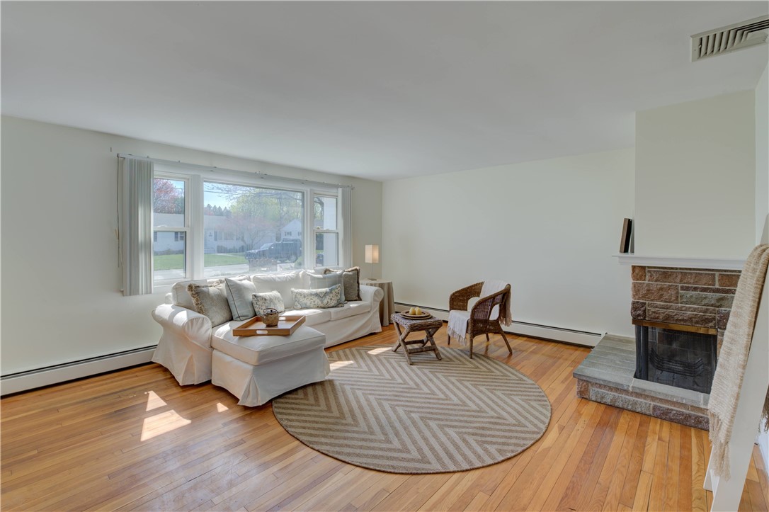 17 Riley Drive East Providence, RI 02915 - Photo 14 of 41