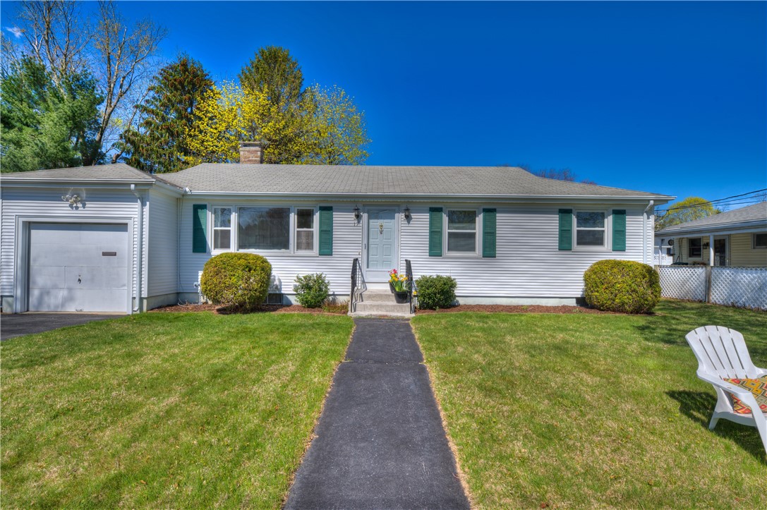 17 Riley Drive East Providence, RI 02915 - Photo 5 of 41