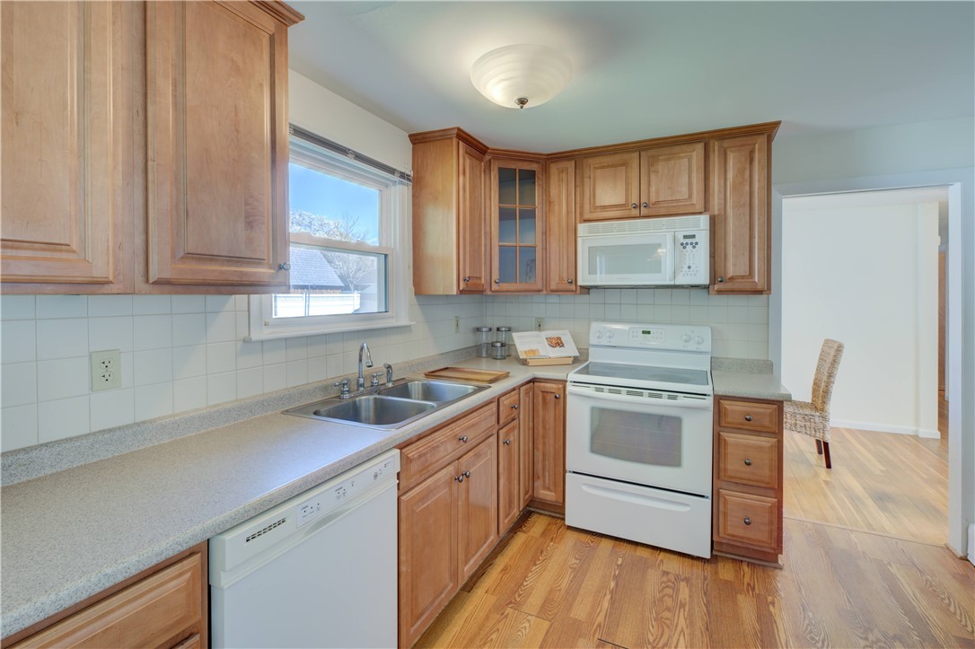 17 Riley Drive East Providence, RI 02915 - Photo 10 of 41