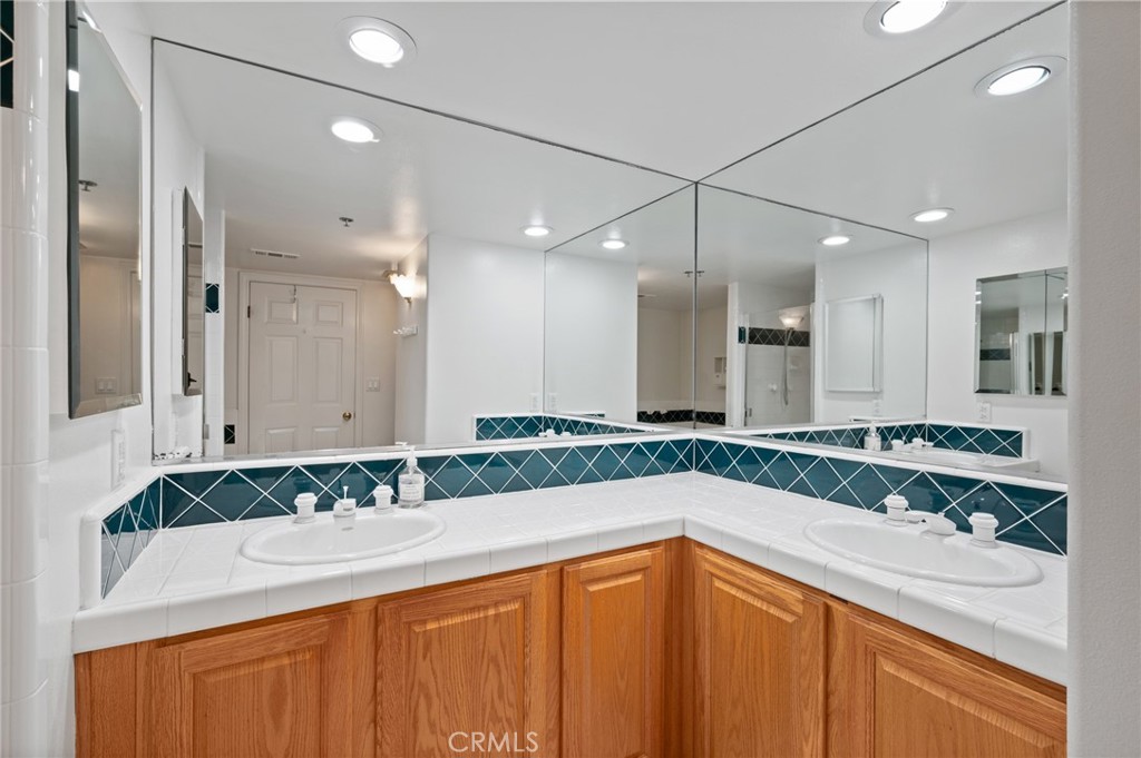 669 West 40th Street, Unit 2 San Pedro, CA 90731 - Photo 31 of 64