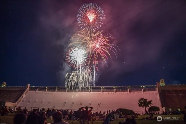 a picture of a bathroom