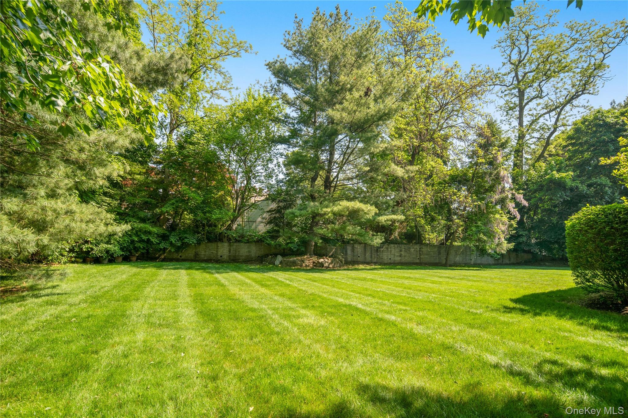 20 Whippoorwill Road East, Unit 2J Armonk, NY 10504 - Photo 21 of 27