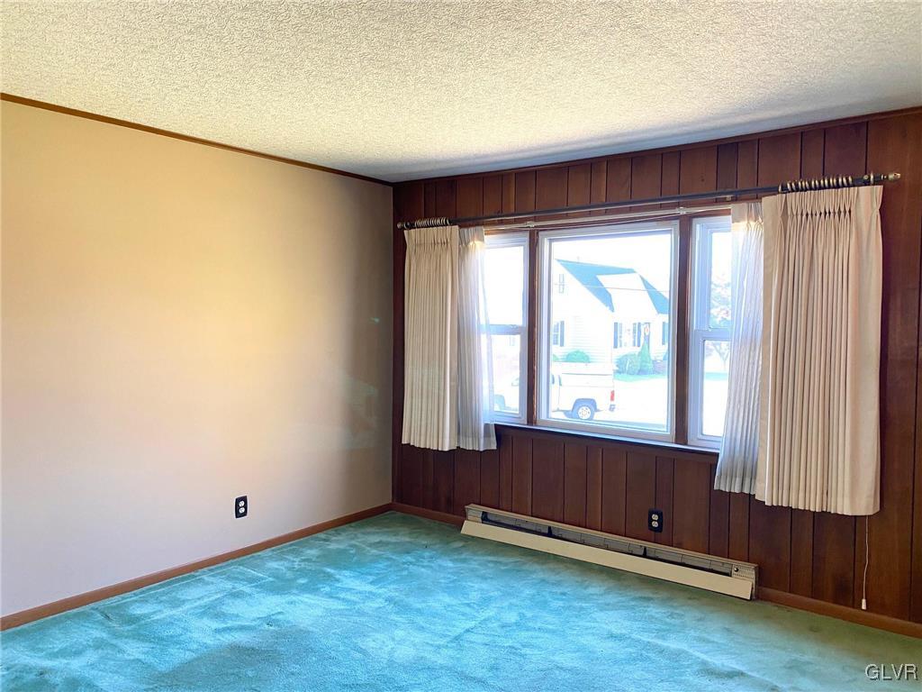 502 Magnolia Road Hellertown, PA 18055 - Photo 5 of 23 Gallery Image 5