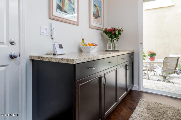 254 Stonegate Road Camarillo, CA 93010 - Photo 11 of 26 254 11