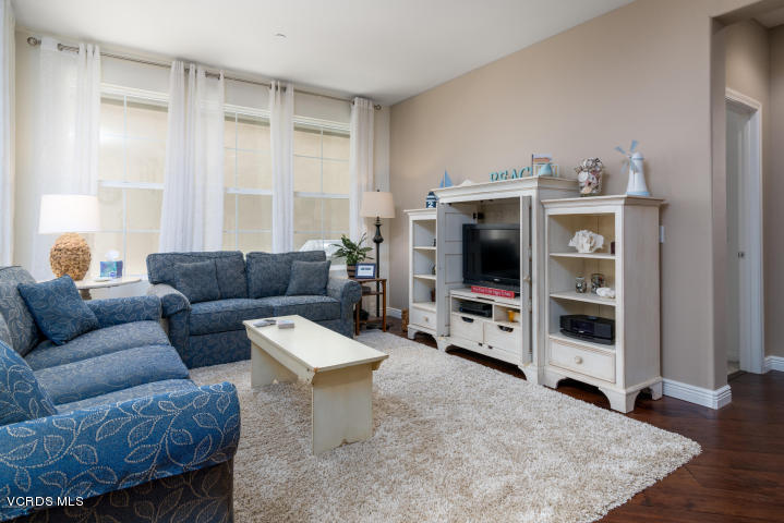 254 Stonegate Road Camarillo, CA 93010 - Photo 5 of 26 254 5
