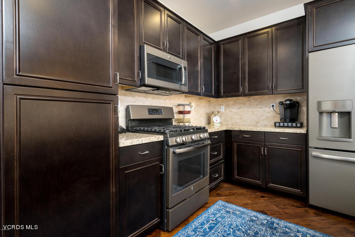 254 Stonegate Road Camarillo, CA 93010 - Photo 7 of 26 254 7