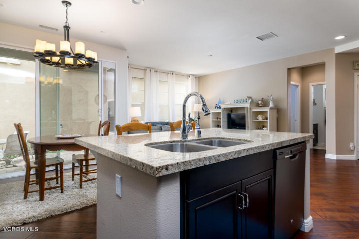 254 Stonegate Road Camarillo, CA 93010 - Photo 8 of 26 254 8