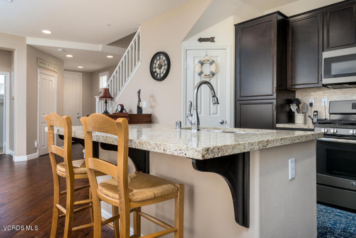 254 Stonegate Road Camarillo, CA 93010 - Photo 9 of 26 254 9