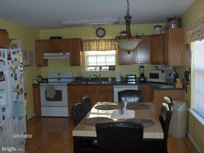 3407 Manderes Place Springdale, MD 20721 - Photo 3 of 22 Kitchen