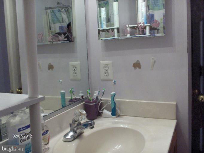 3407 Manderes Place Springdale, MD 20721 - Photo 7 of 22 Bath