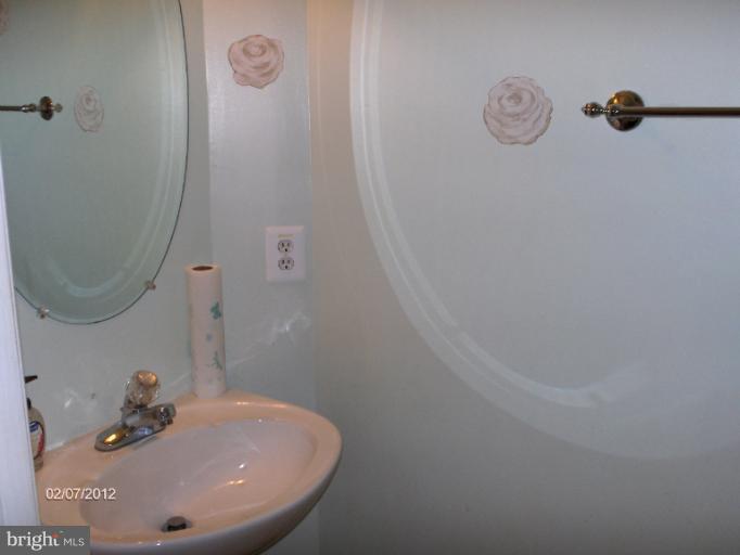 3407 Manderes Place Springdale, MD 20721 - Photo 9 of 22 Bath
