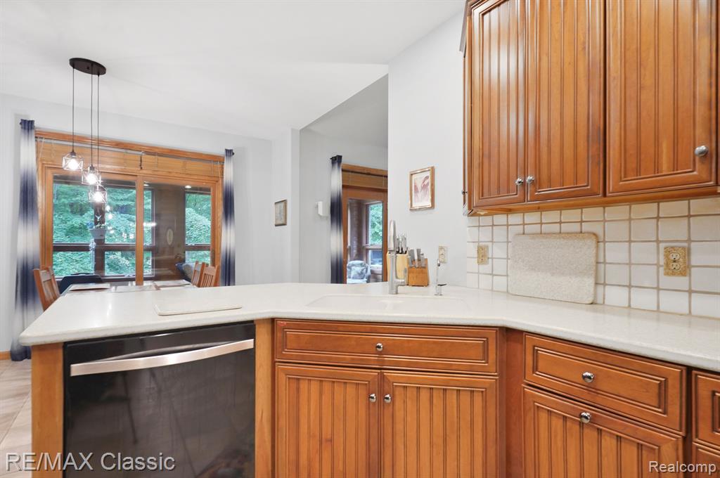 3444 Brighton Road Howell, MI 48843 - Photo 8 of 26
