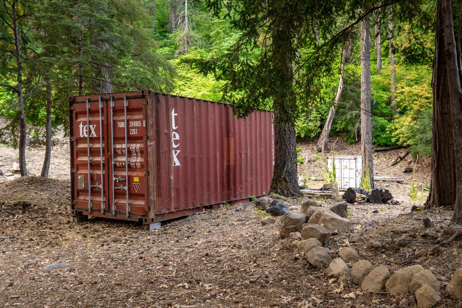 10623 Yearling Road Nevada City, CA 95959 - Photo 27 of 59 a view of a house with backyard and wooden fence
