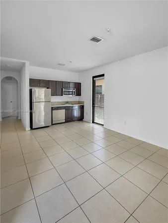 $4,000 | 709 Southeast 35th Avenue, Unit 709, Homestead, FL 33033