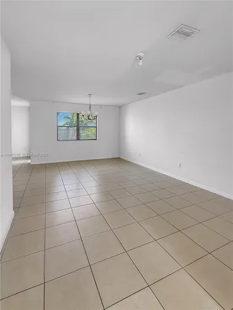 $4,000 | 709 Southeast 35th Avenue, Unit 709, Homestead, FL 33033