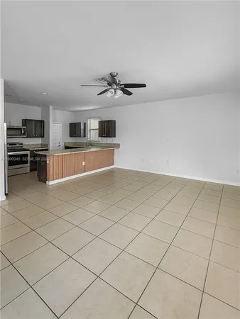 $4,000 | 709 Southeast 35th Avenue, Unit 709, Homestead, FL 33033